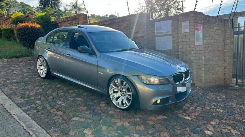 FOR SALE FOR SALE FOR SALE. - 2011 BMW E90 320d Facelift. • Sunroof• 6spd Manual• 299 xxx km’s • Eng