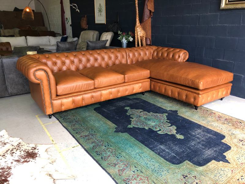 Newly manufactured 3m x 2m large  genuine leather Chesterfield daybed unit, 100% FIRST GRADE LEATHER