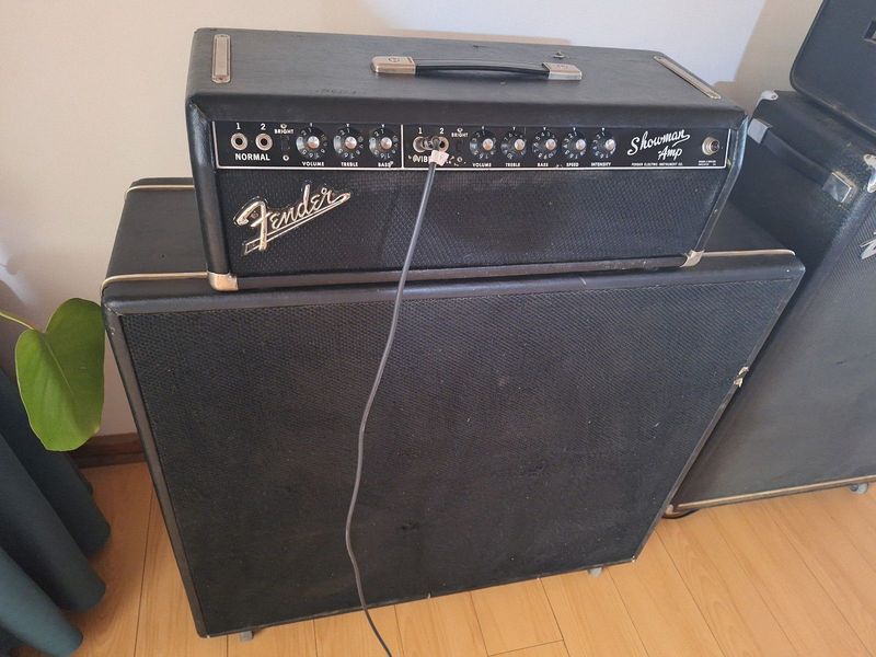 Fender Showman Amplifier with speaker cabinet