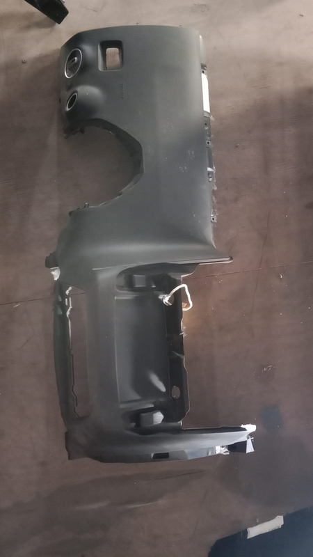 Mercedes Benz ML 350 Knee Airbag Dash available