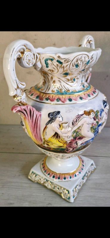 Capodimonte porcelain italian vase.