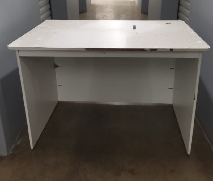 Work Station / White Desk / PC Desk