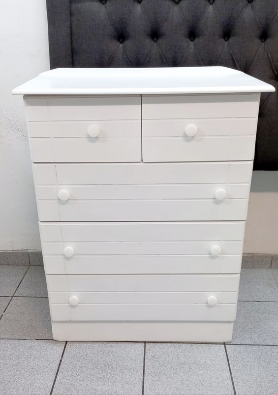Budget chest of drawer