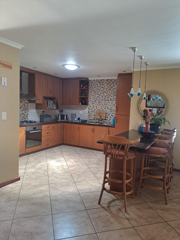 Spacious open plan three bedroom house for sale in Brackenfell