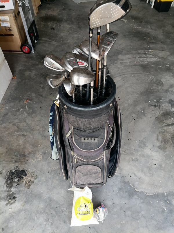 Rotating Golf Bag and Clubs