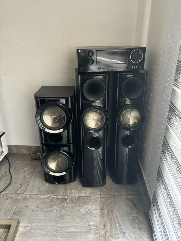 LG ARX8000 Speakers