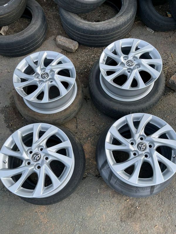 A Set of 16inche Toyota Quotes Rims