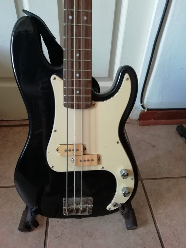Bass guitar for sale