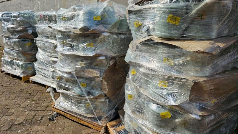 Watering cans Addis 5lt bulk stock