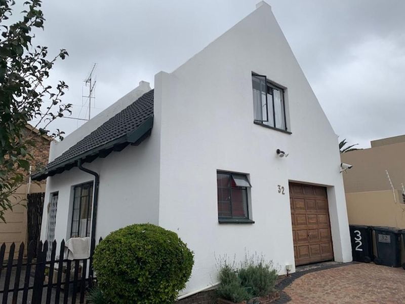 Spacious 1 bedroom cottage available in Albertsville