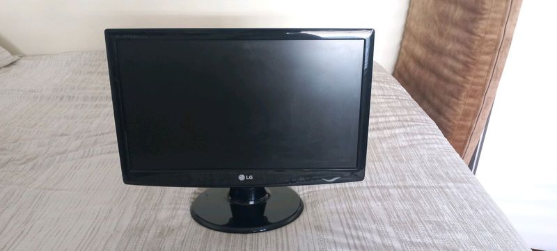 22 inch LG monitor