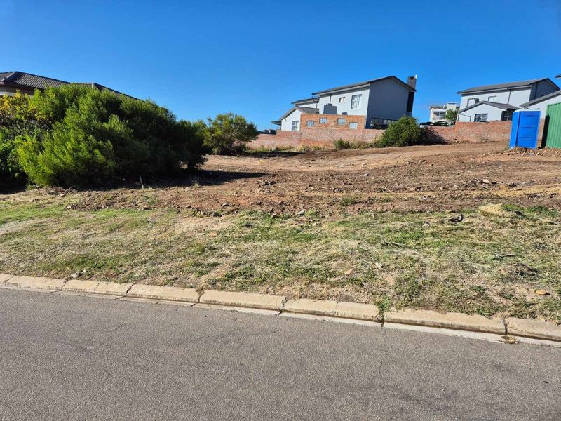 Land with Distant Sea View for Sale in a Prime Location of Island View - Mossel Bay! No Transfer ...