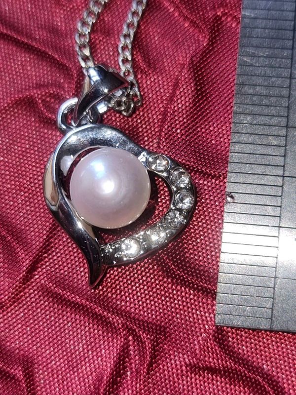 Pearl &amp; Swarovski crystal necklace &amp; earrings