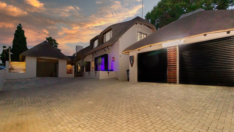 Modern 3/4-Bedroom Family Home To Rent In Sundowner Randburg!