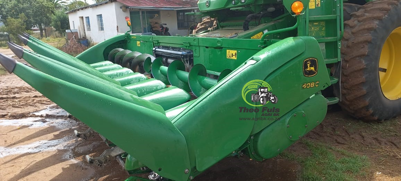 2015 John Deere 608 C