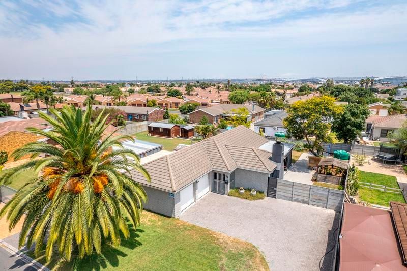 Situated in the popular De Oude Spruit, Brackenfell.....!!!
