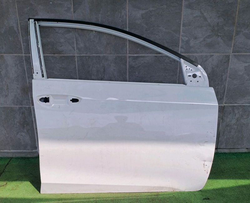 Toyota corolla prestige right front door