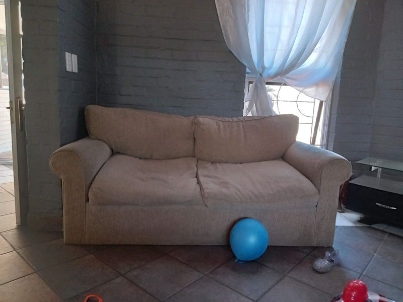 Second hand sleeper couch