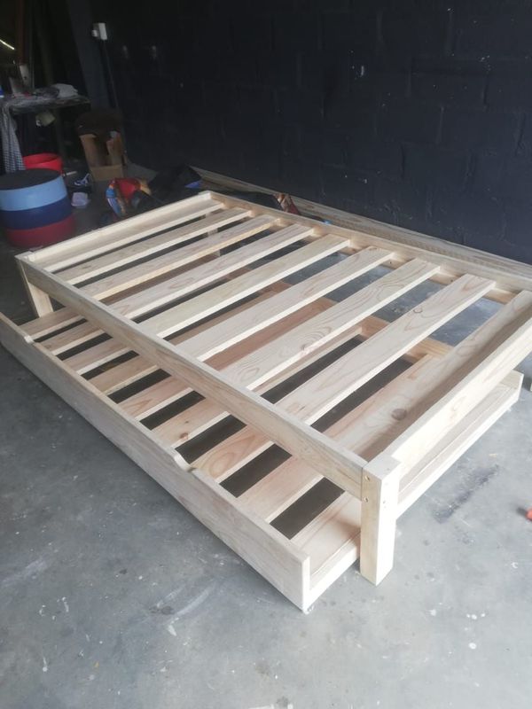 100% solid pinewood beds