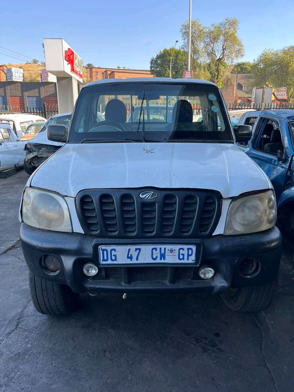 Mahindra scorpio 2,5 2x4 stripping for parts