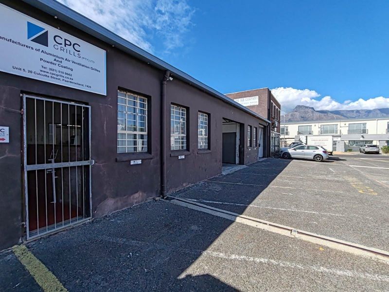 Stand alone property to rent in Paarden eiland