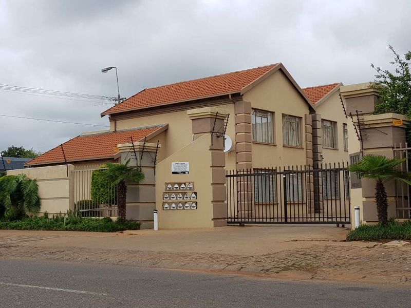 Neat Duplex in Pretoria North