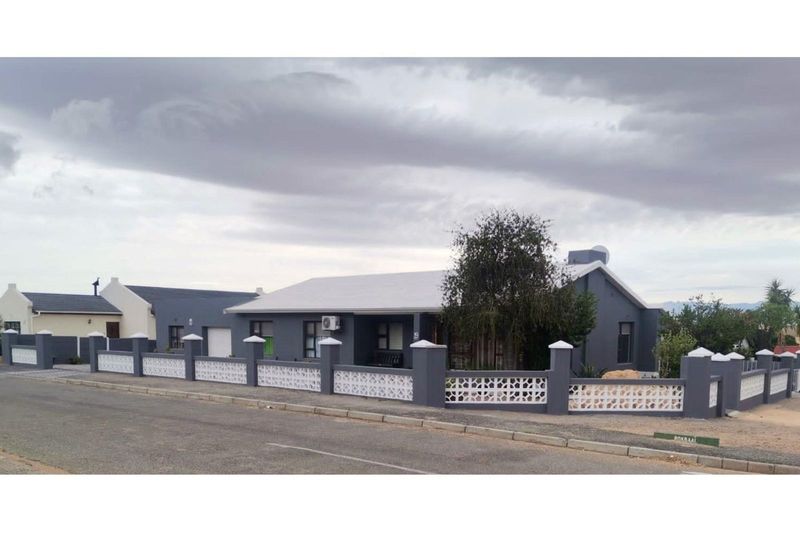 7 Bedroom House for Sale in Piketberg