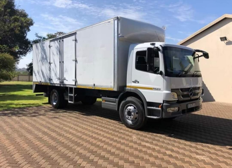 TRUCKS AND BAKKIES AVAILABLE FURNITURE REMOVALS SERVICES