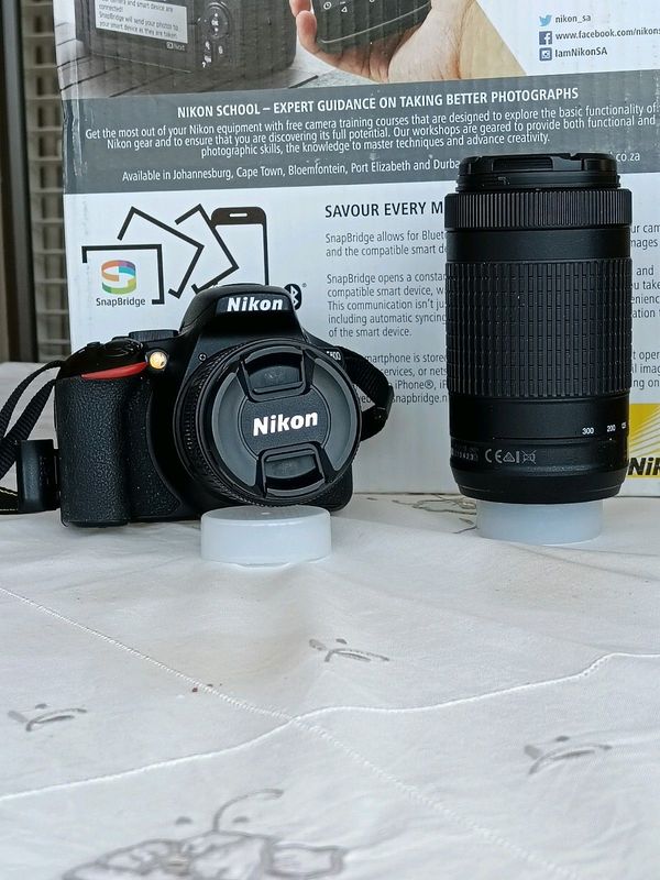 Nikon 5600 twin lense camara