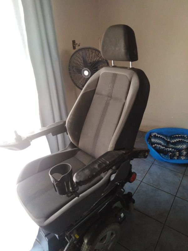 TDX - M21633 Automatic wheelchair electric beautiful taken care ofR13 000 FIXED Own Collection Alber