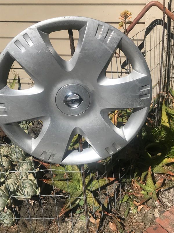 Nissan NP200 Hubcaps 15”
