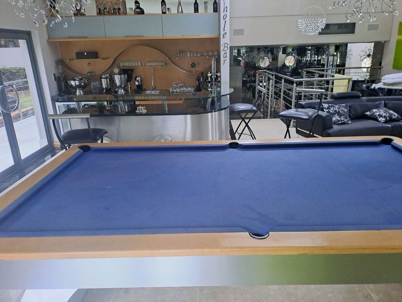 Pool table stainless steel very good condition