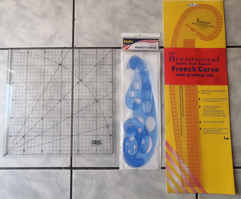 Rulers: 1 Metric Quilt ruler 30x30cm,3 piece french curve ruler and French curve rulerFor sale