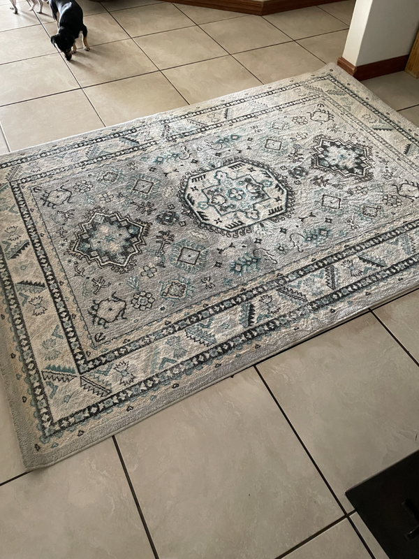 rug - Ad posted by Tanya