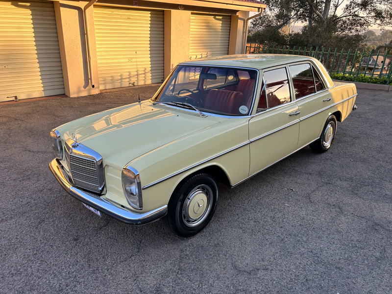 1970 Mercedes-Benz 230.6 (W114)