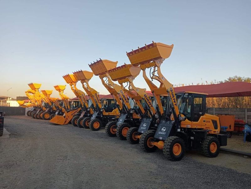 Front-end Loaders available for sale at Mad Farmer SA,Middelburg Mpumalanga.