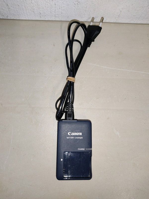 Canon CB- 2LVE Battery charger only