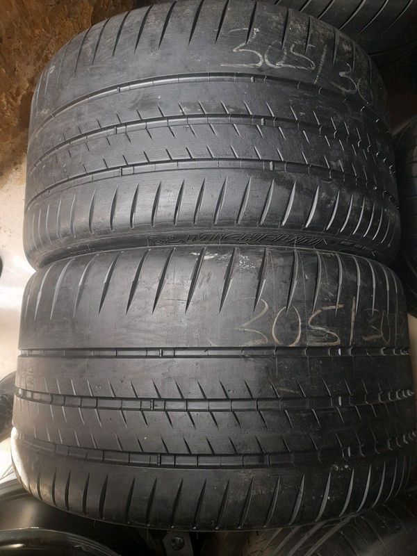 Fairly used Tyres 305/30/R20 MICHELIN PILOT SPORT CUP 2 TYRES 95% TREAD LIFE ZUMA 061_706_1663