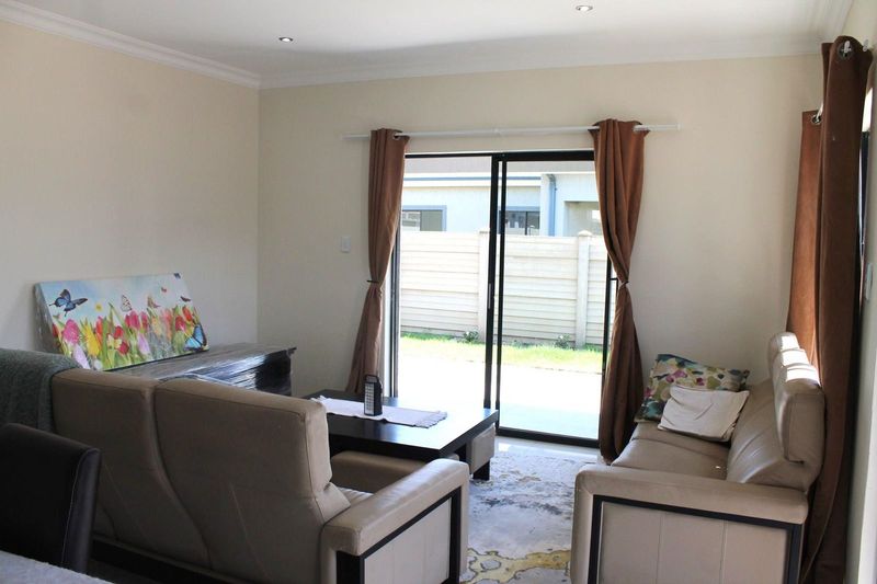 Newly developed three bedrooms 2 bathrooms house with single garage for sale in Riversdale