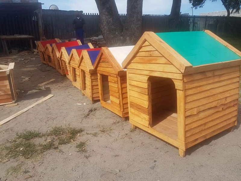 DOG KENNELS MADE FROM HT TREATED PALLETS ( FROM R1250-R2550 ) CAN DELIVER