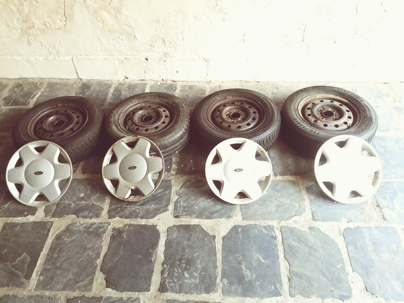 FORD BANTAM original Steel Rims and tyres with Original Hubcaps