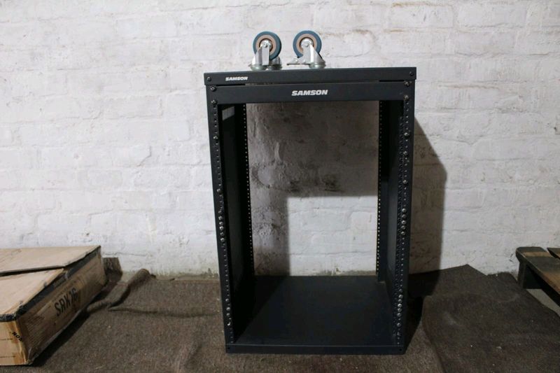 Samson16 u Pro audio rack