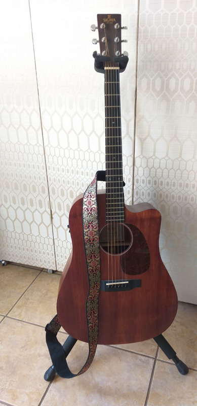 Sigma Electric Acoustic guitar DMC 15e&#43; Solid Mahogany