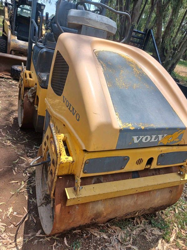 Volvo DD42 2.5 Ton ride on roller for sale
