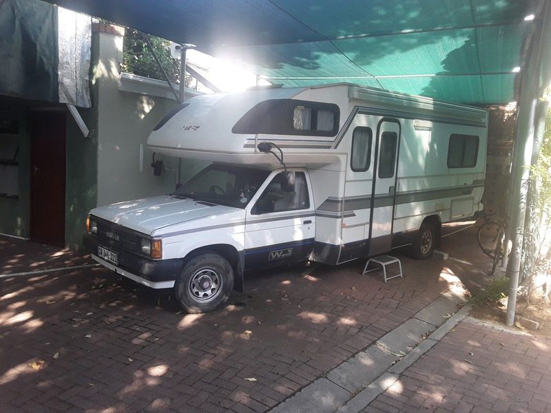 MOTORHOME FOR SALE,  R. 350,000. OR NEAR OFFER, WILL CONSIDER TRADE FOR CLASSIC MERC