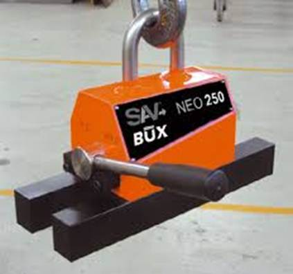 CLEARANCE SALE:    Lifting Magnets 250kg incl.  test certificate