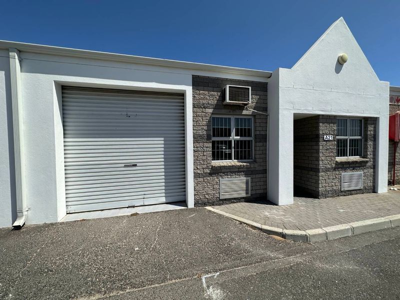 150m² Warehouse To Let in Montague Gardens