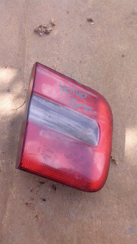 2002 Volvo S70 Right Inner Taillight For Sale.