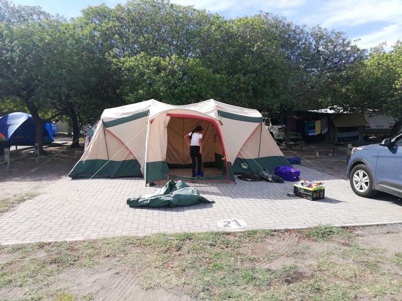 Camp Master Tent Lagoon 6-8 sleeper