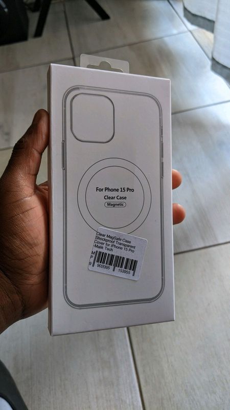 iPhone 15 Pro Clear Magnetic Cover